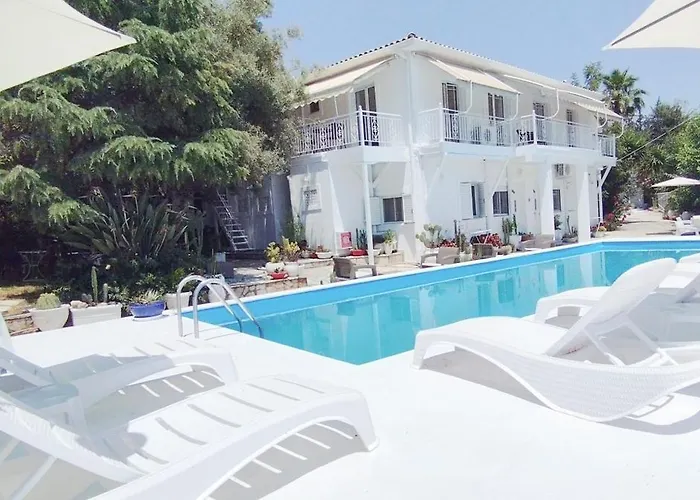 Xenia & Antonis بيت ضيافة نِكيانا