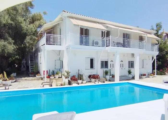 Xenia & Antonis بيت ضيافة نِكيانا